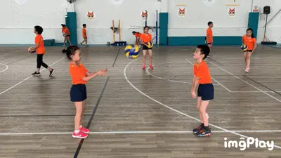 38岁梅西依旧掌控比赛，用瞬间决定胜负，展现非凡实力。